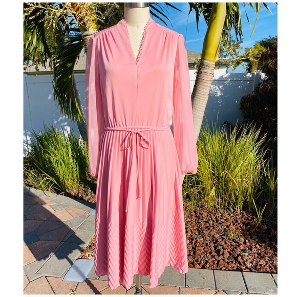 Vintage Dresses & Skirts - Vintage 70’s Chevron Pleated Dress